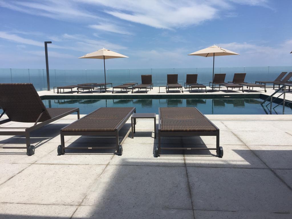 Windsor Marapendi Hotel Rio de Janeiro Bagian luar foto Rooftop pool at the Ritz-Carlton, San Francisco