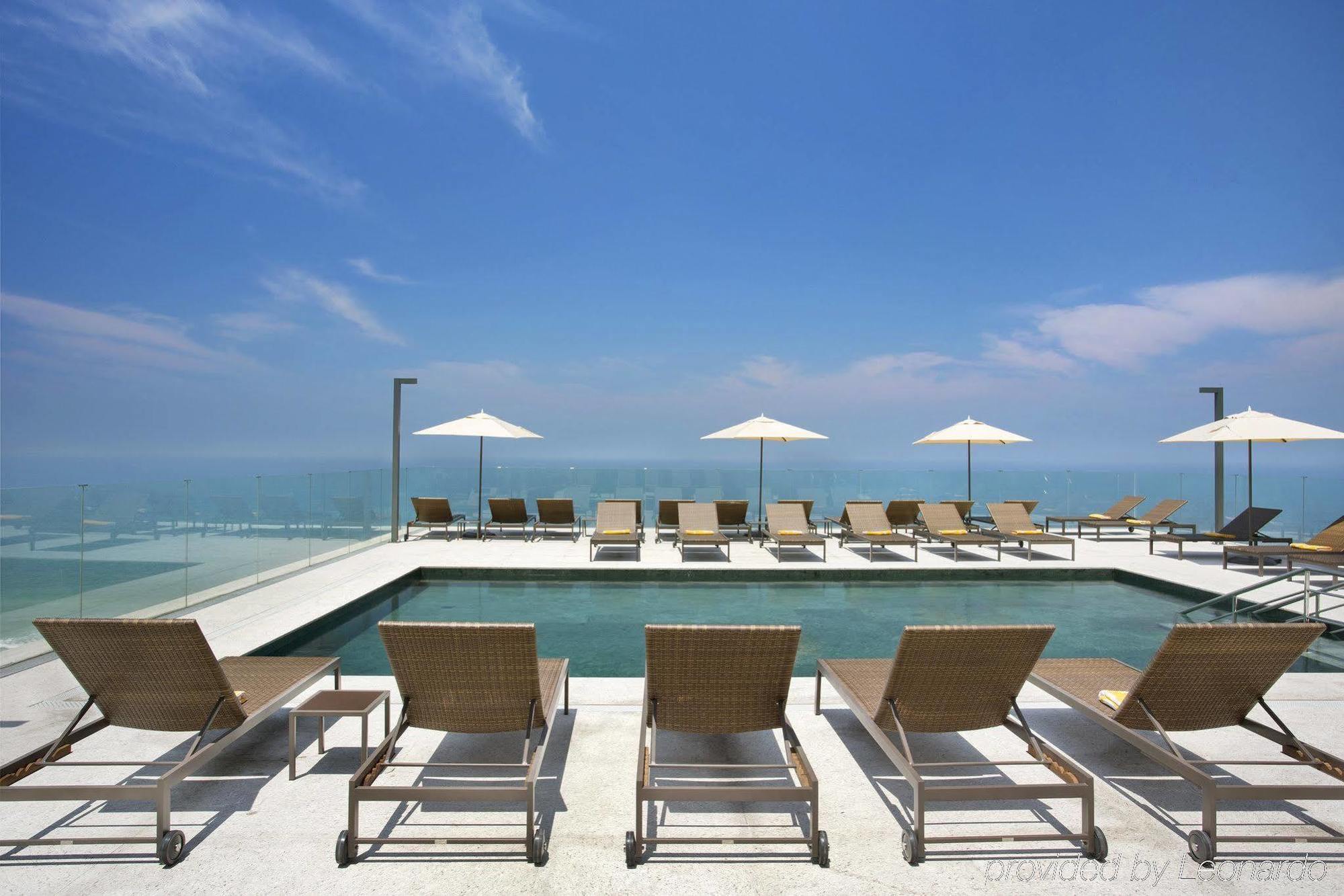 Windsor Marapendi Hotel Rio de Janeiro Bagian luar foto The rooftop pool at the hotel